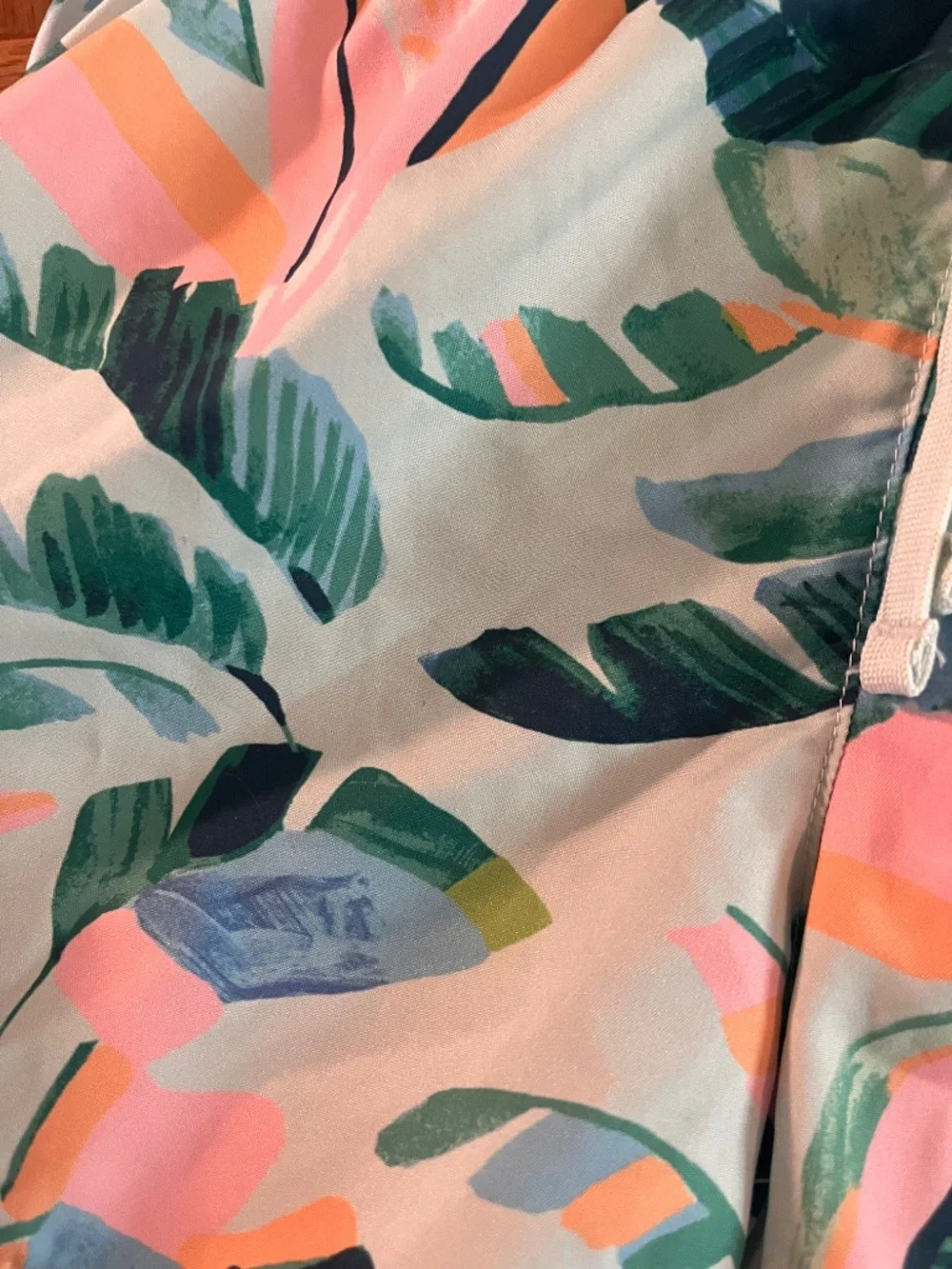 Old Navy rainforest pattern active shorts